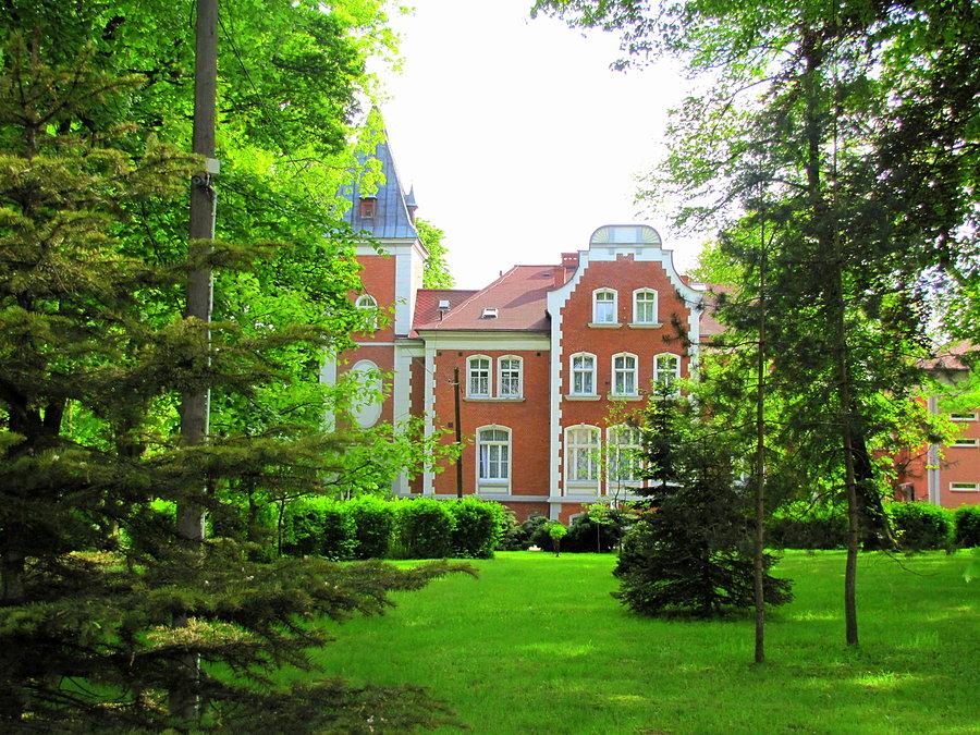 Zespół pałacowy w Jedłowniku