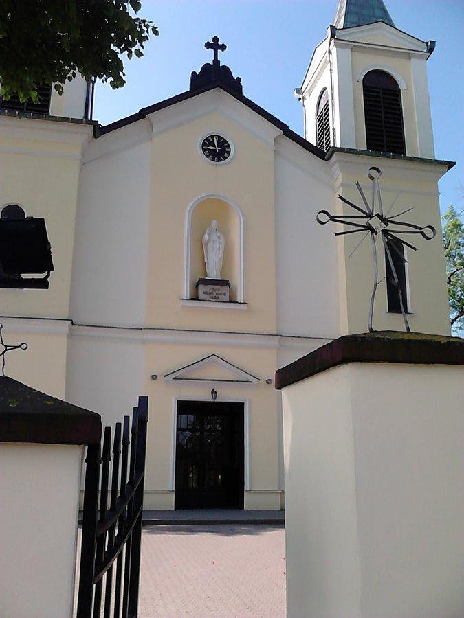 Kościół w Borzęcinie Duzym