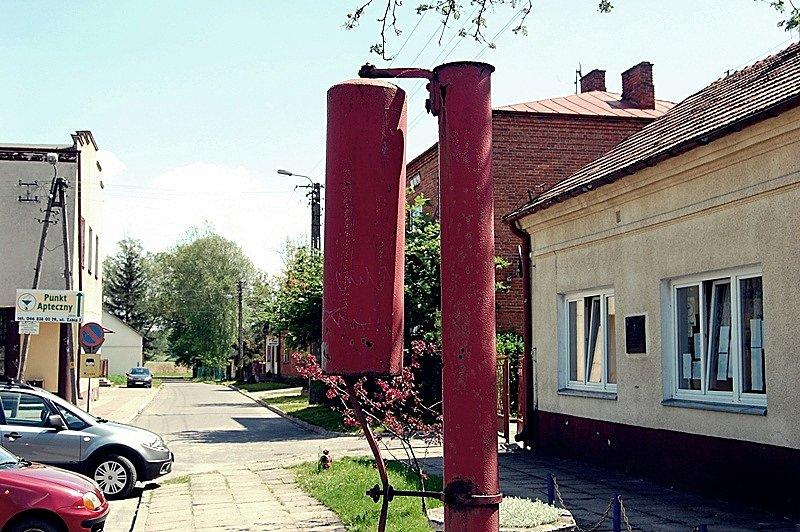 Gong alarmowy z butli po chlorze z czasów I wojny