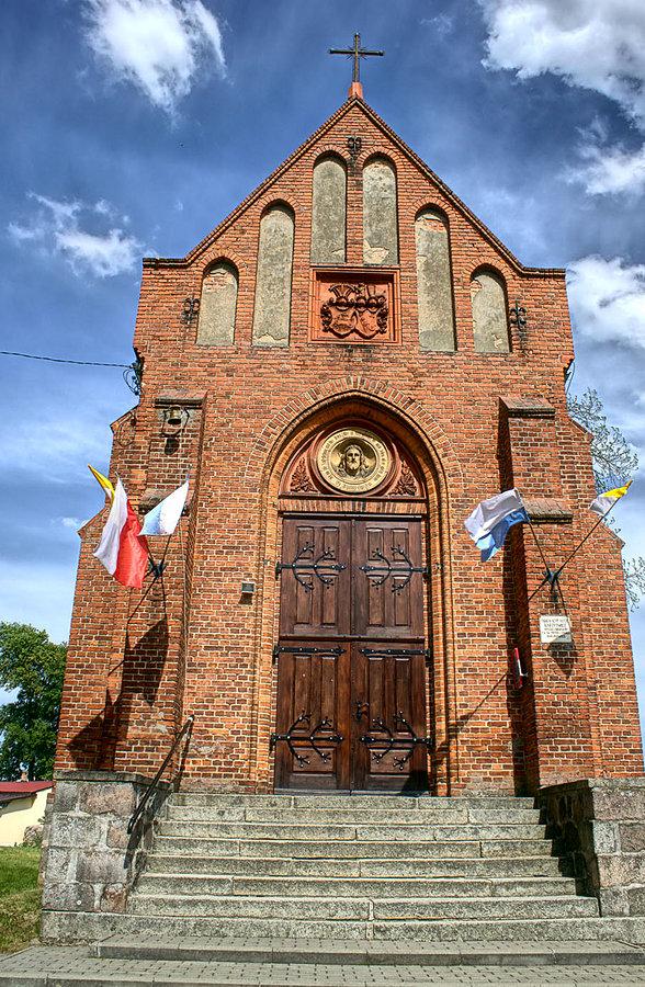Neogotycki kościół pw. św. Piotra i Pawła
