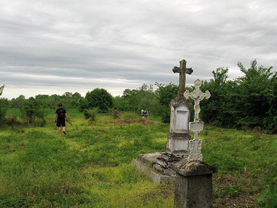 Stary cmentarz przy kładce