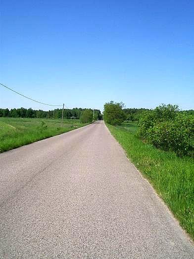 Zupełnie jakby to była ścieżka rowerowa- gładka, pusta, słoneczna