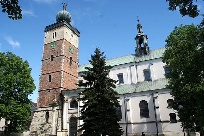 W centrum Miechowa stoi Bazylika
