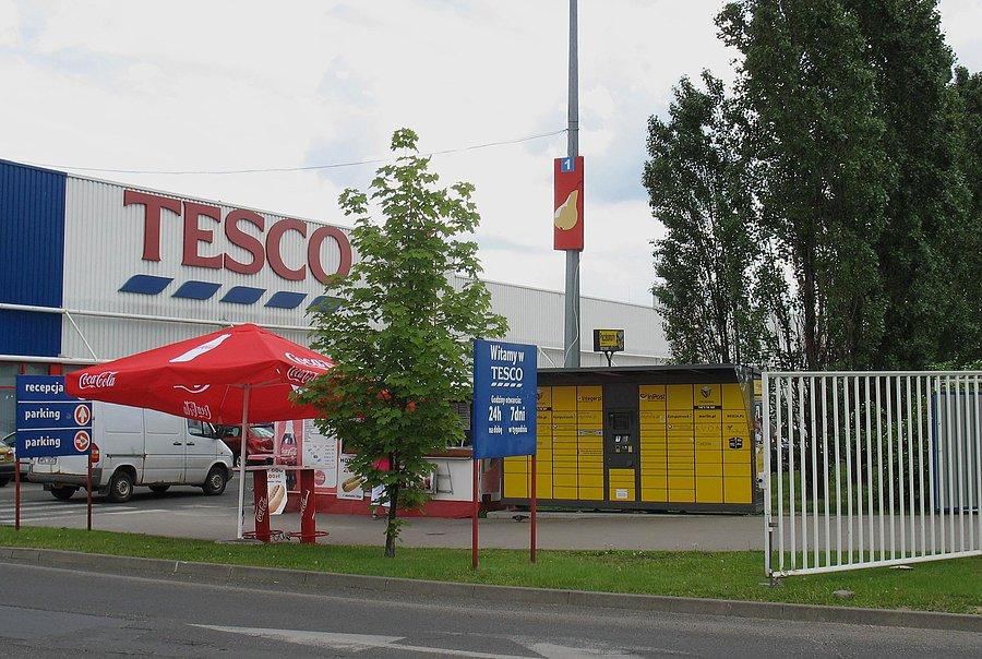 Paczkomat przy Tesco