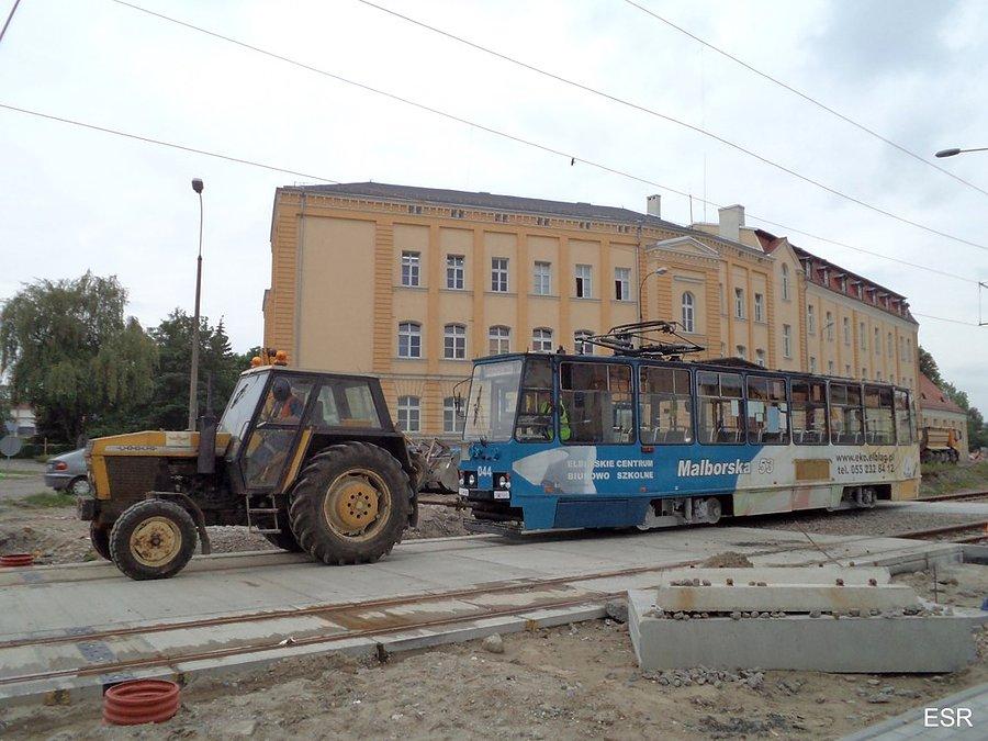 Traktorowy tramwaj