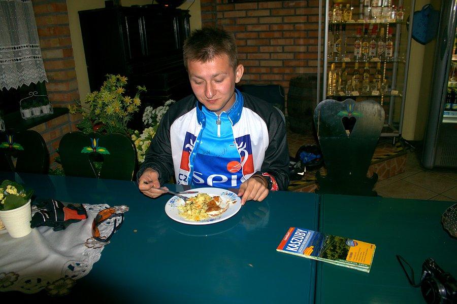 Grzesiek w trakcie ulubionej czynności :D