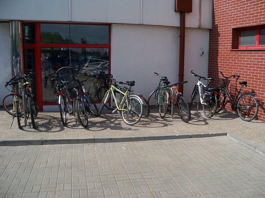 Alstom power - największy w elblągu parking rowerowy