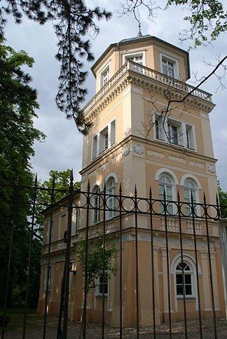 Wieża Pałacu Ostrowskich w Tomaszowie M