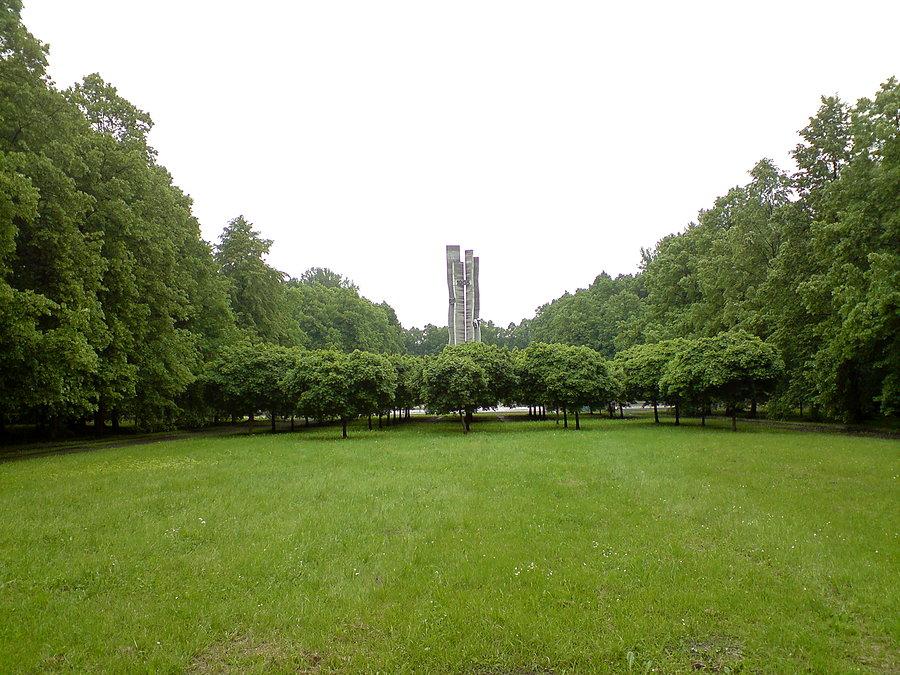 Park na Zdrowiu pomnik czynu rewolucyjnego