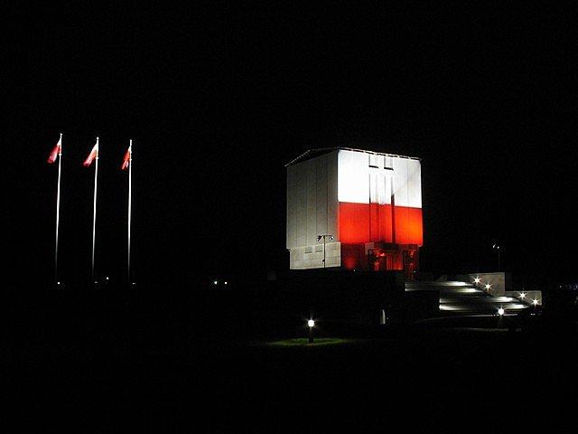 Biało-czerwona iluminacja Fortów Bema