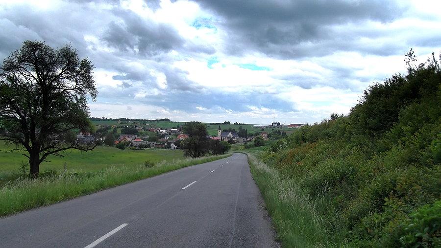 Podjazd z Píšť do Vřesina