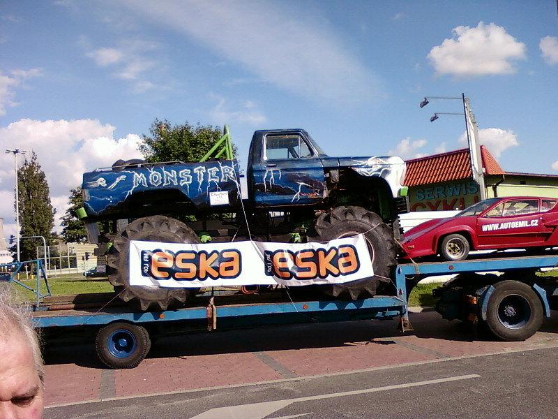 Moster Truck na platformie