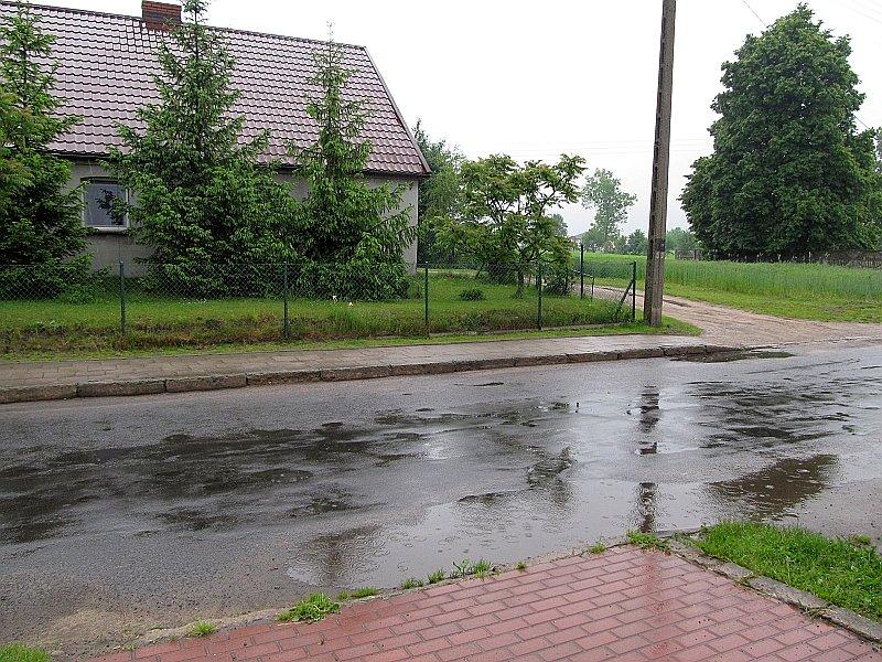 Deszczyk ładnie sobie zapodaje