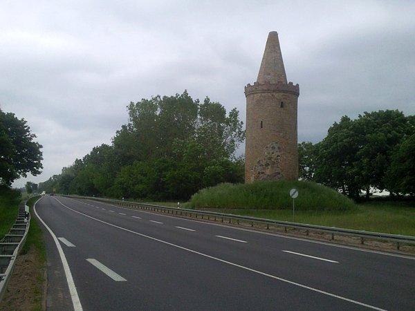 Baszta kilka km od Anklam (chyba)