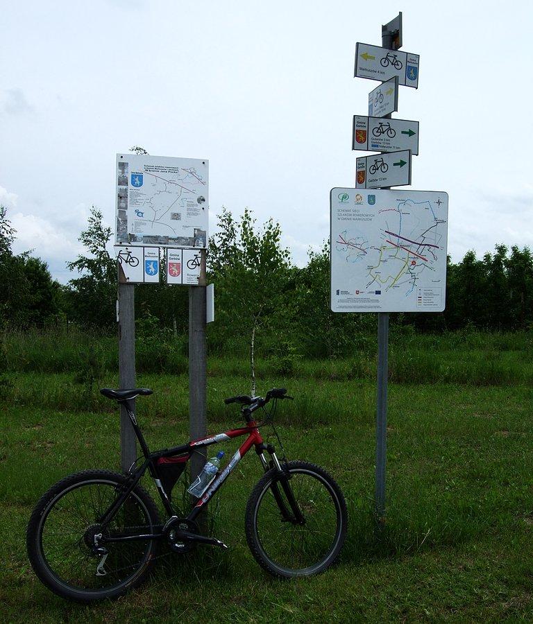 Góry, gmina Markuszów, mapy ze szlakami rowerowymi i drogowskazy