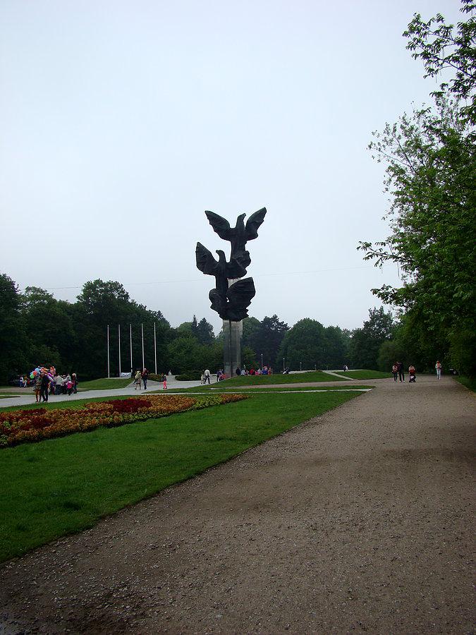 Widok na pomnik