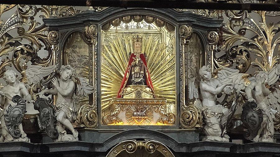 Tronująca Madonna