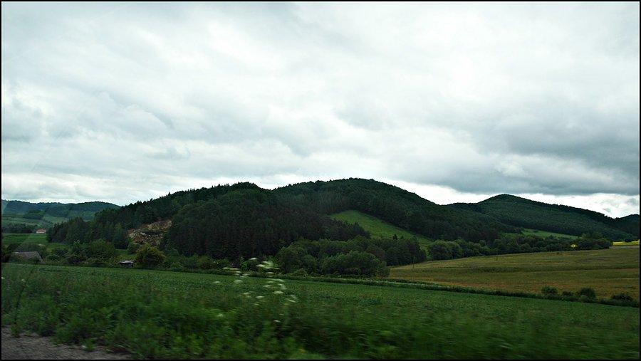 Wzgórza z auta
