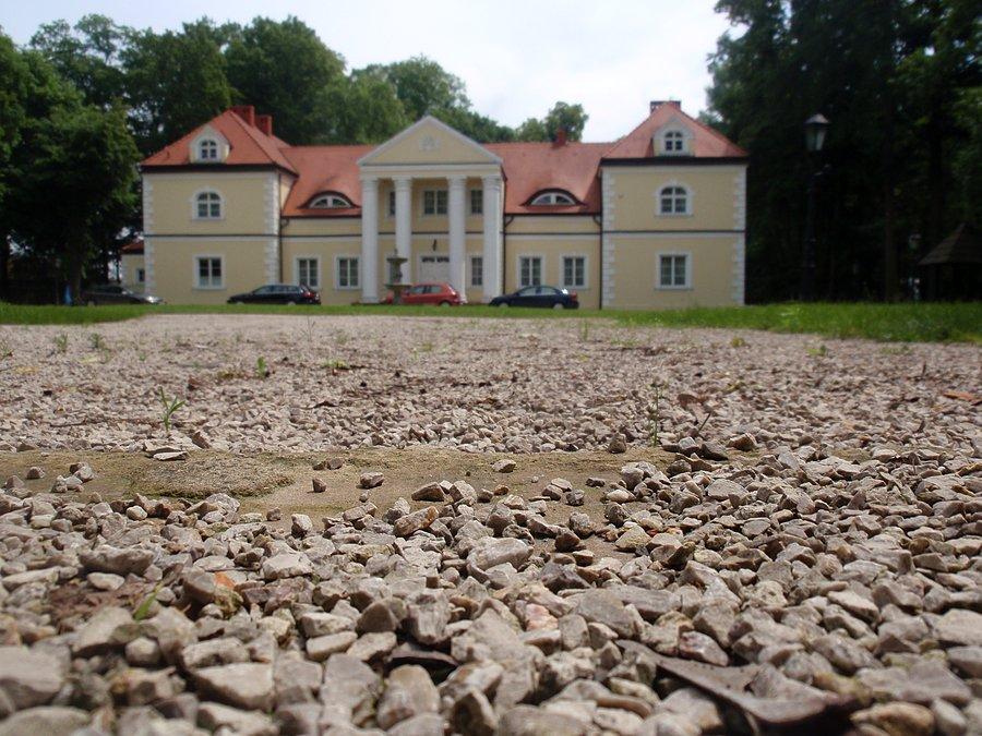 Dwór w Radoszewnicy