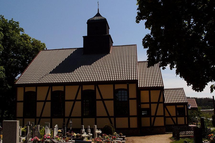 Kościół parafialny pw. Matki Boskiej Królowej Polski w Tyłowie