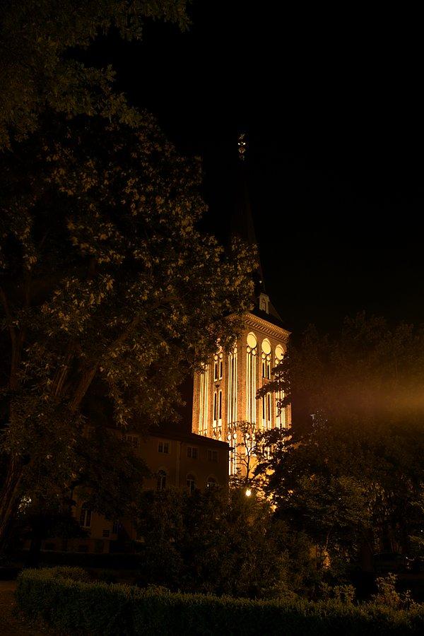 Wieża kościoła św. Jana, widok z Parku Chrobrego