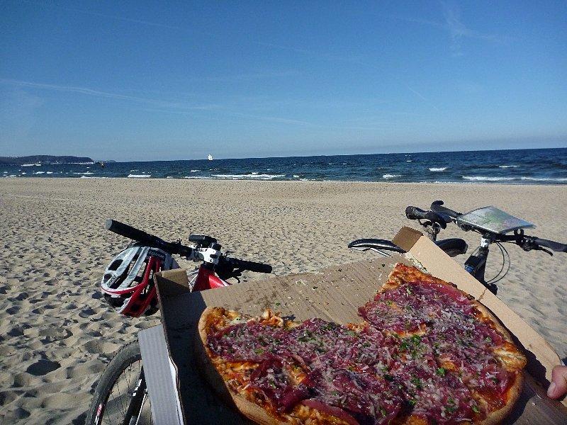 Trochę popsioczyłem na knajpę, ale przyznać muszę, że pizza była de best of de best, ser