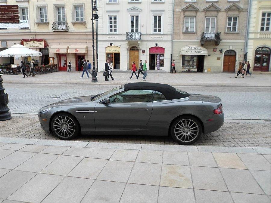 Aston Martin DB9 - strona lewa