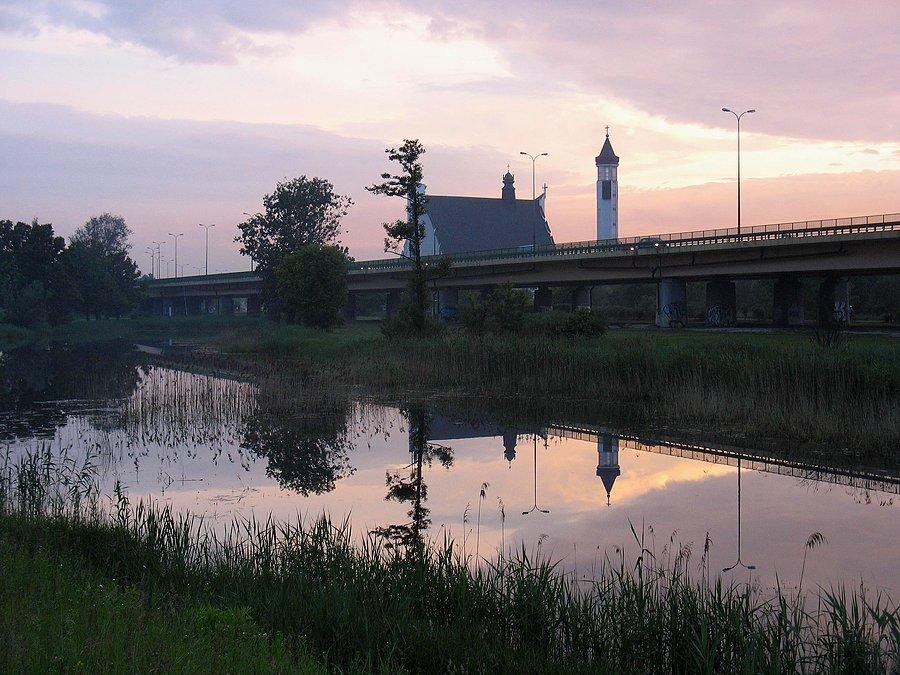Zachód słoneczka przy Sanktuarium na Siekierkach