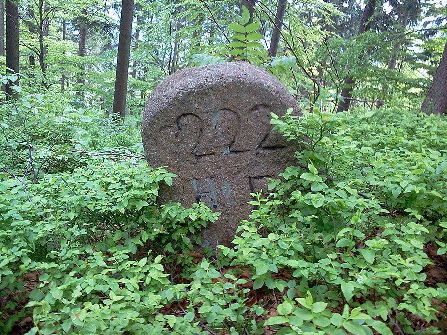 Kamień graniczny 222