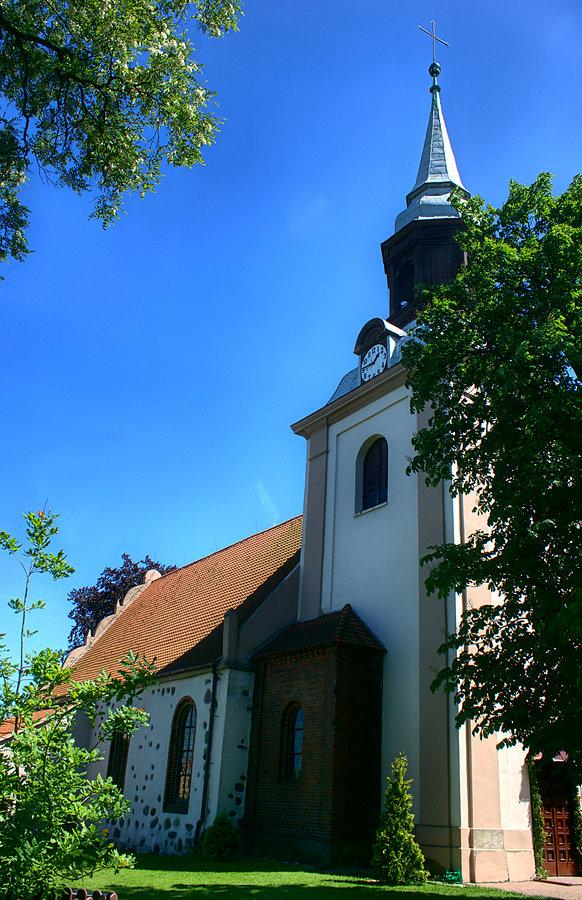 Kościół ten wzniesiony został ok. 1596 roku