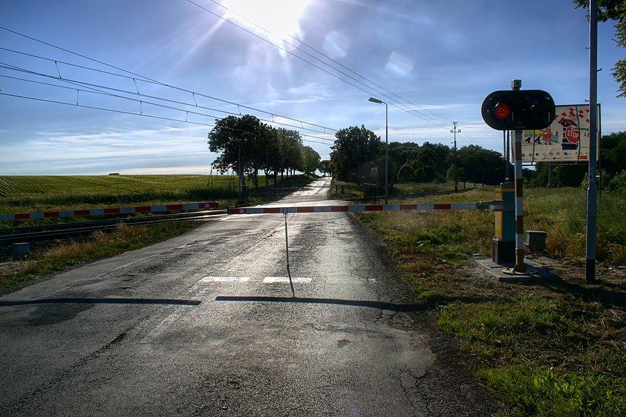 Na przejeździe kolejowym przed Witkowem