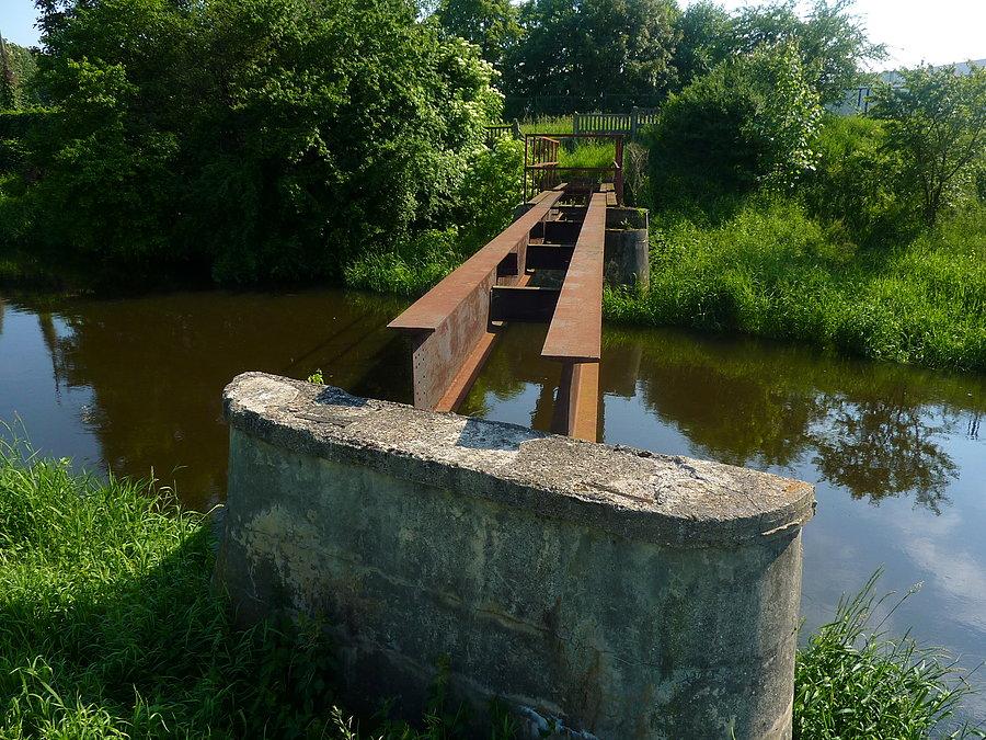 Most kolejki wąskotorowej Błonie - Leszno