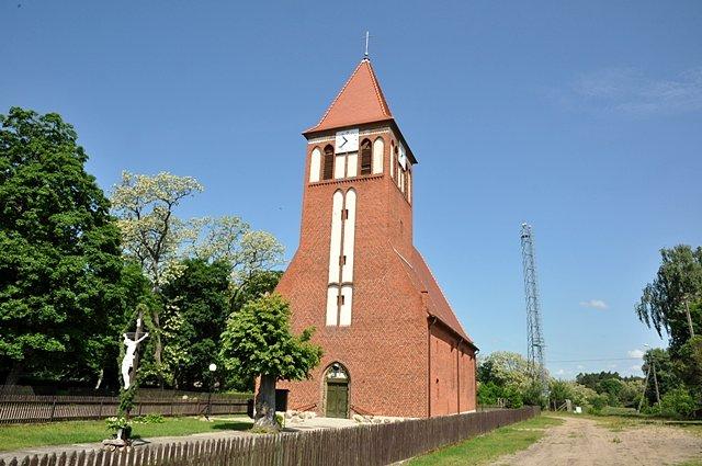 Kościół w Kwiejcach w innym ujęciu