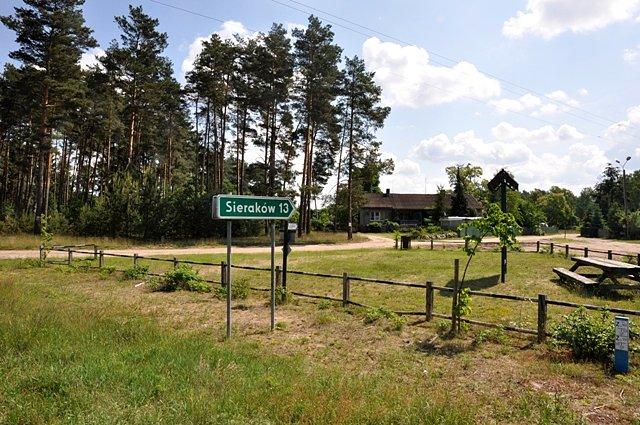 Zjazd na Sieraków między Kwiejcami Nowymi a Piłką