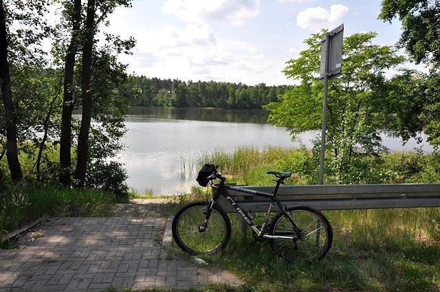 Widok na Jezioro Długie na terenie Puszczy Notckiej (niedaleko Piłki)