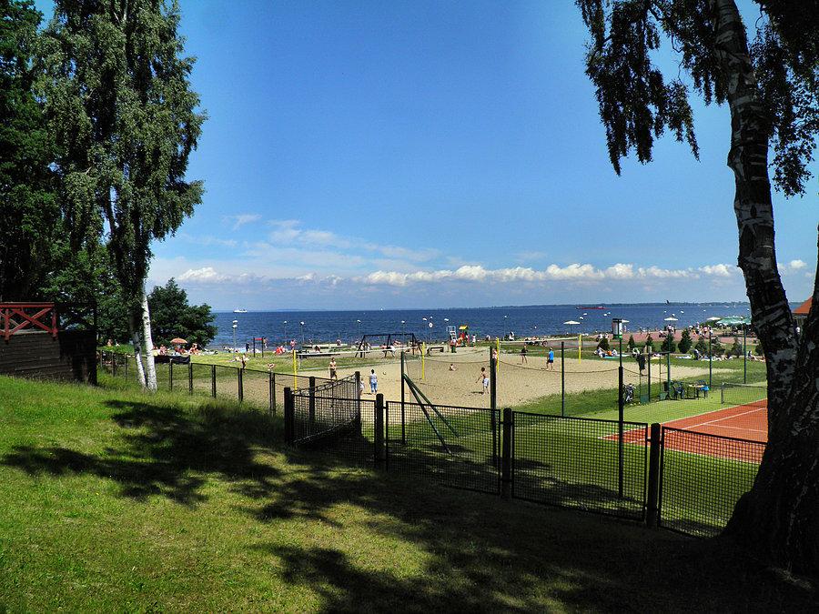 Dziewiątego czerwca 13 r. na plaży w Trzebieży, jeszcze bez tłumów