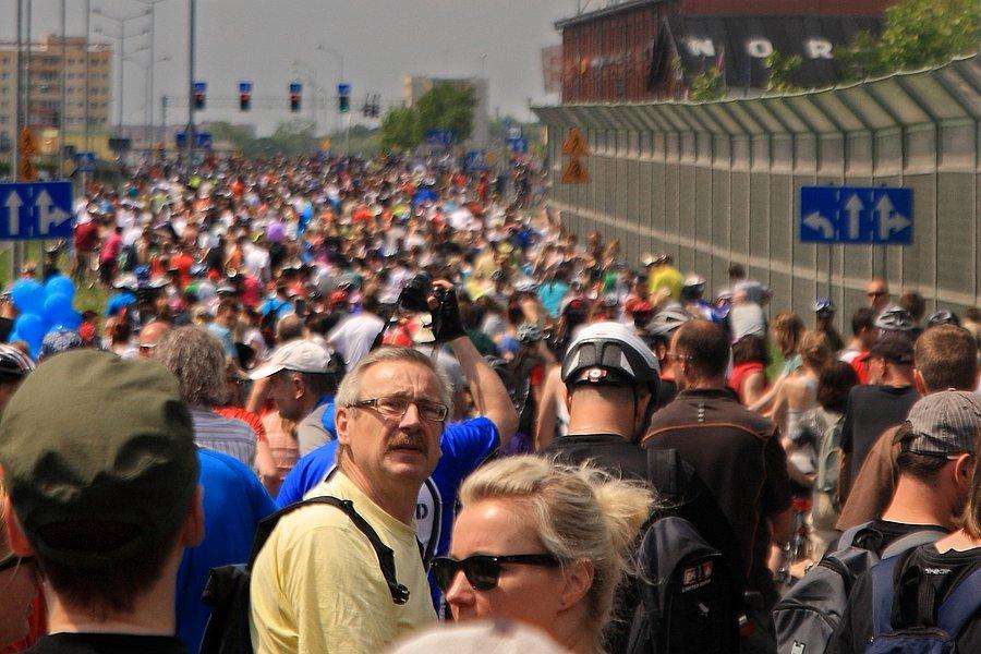Postój przy kładce na Przyjaciół Żołnierza