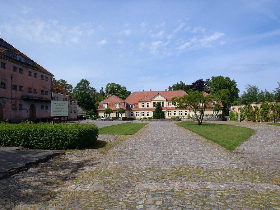 Dwór 6 dębów, chyba tu wrócimy kiedyś na obiad