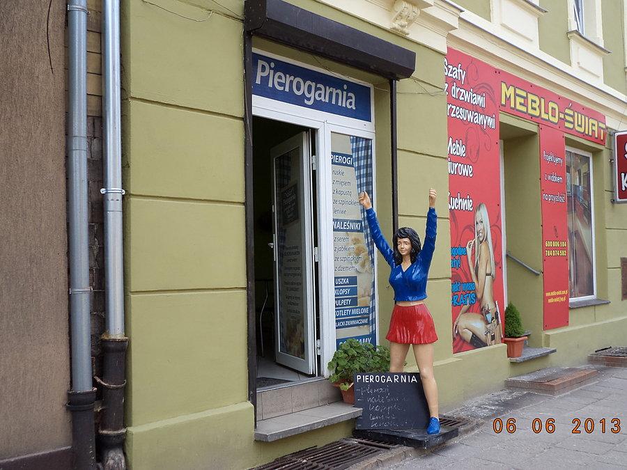 Jak zobaczyłem te "panie" to skojarzenia miałem zgoła mylne ;)