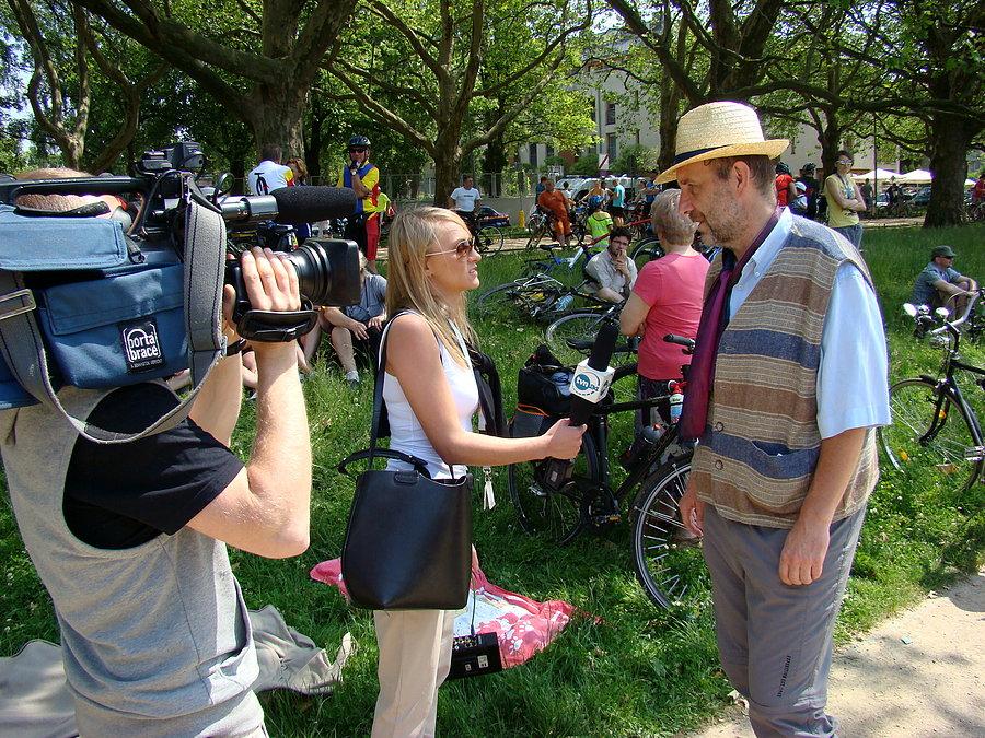 Janusz rozchwytywany przez reporterki