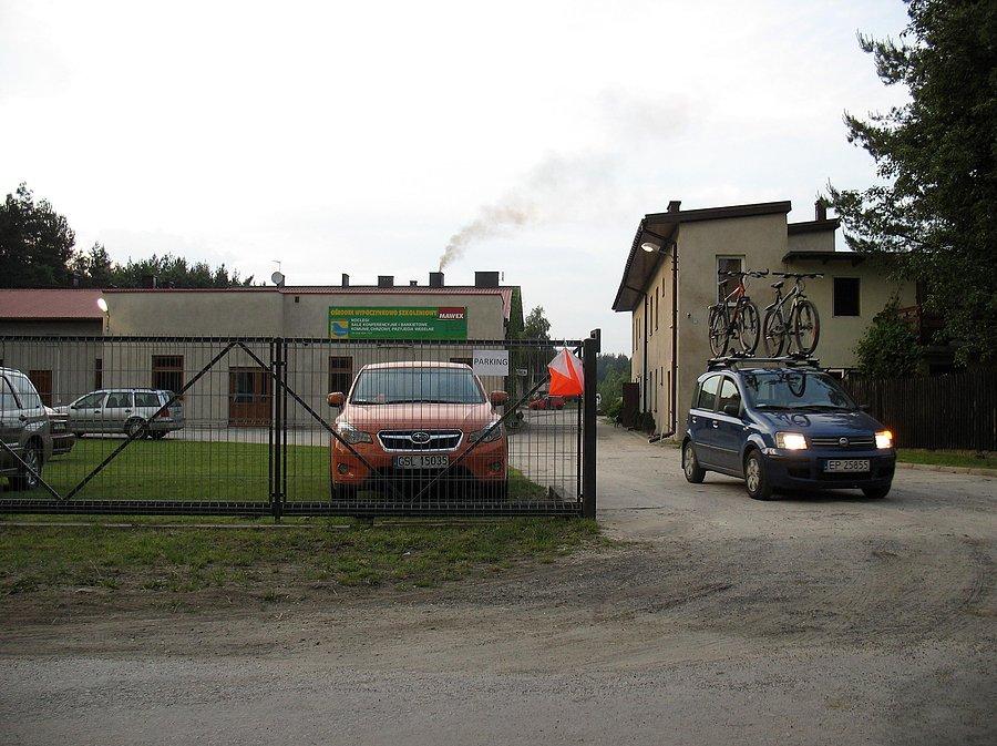 Już po zawodach, uczestnicy opuszczają OW "Dolina Warty"