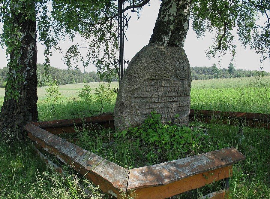 Pomnik żołnierzy z 83 Pułku Strzelców Poleskich