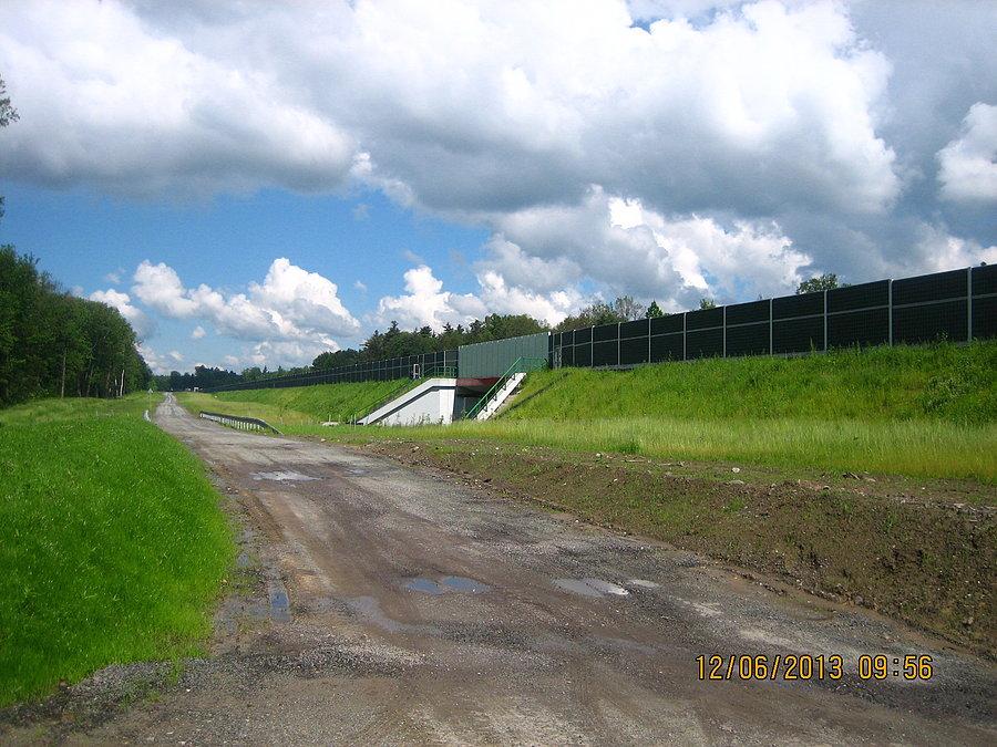 Świat podzielony autostradą (rynsztokiem dla blachosmrodziarstwa)