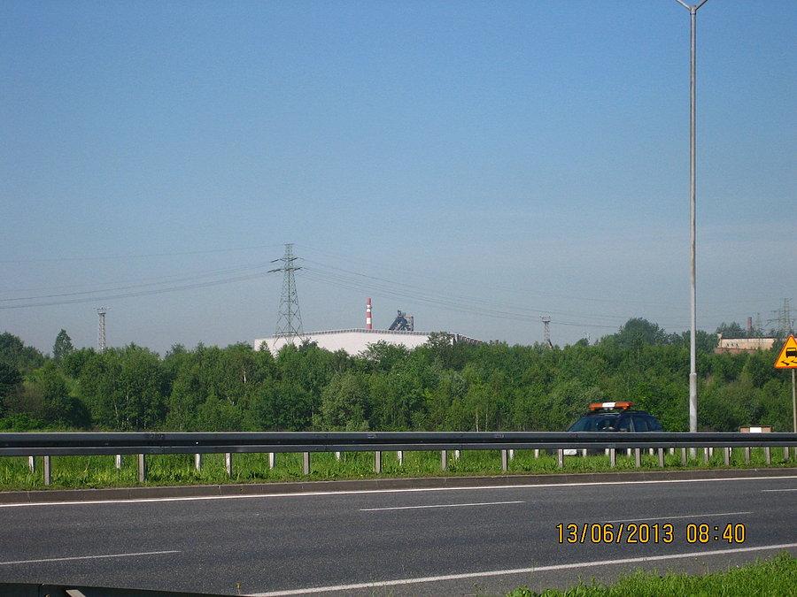 W tle widać wierzchołek wielkiego pieca Huty Pokój w Nowym Bytomiu (zdjęcie całości na BS - wpis z 30 maja 2012r.)
