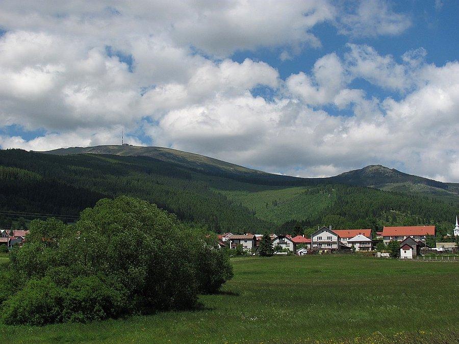Kralova po zjeździe dalej monumentalna