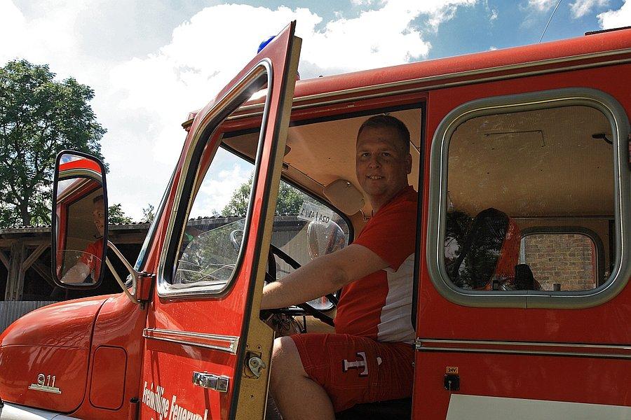 Ochotnicza Straż Pożarna w Damerow. Mercedes z 1975 roku