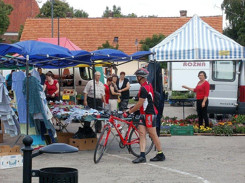 W Kaźmierzu wszyscy doradzają tacie jak prawidłowo jechać dalej :-)))