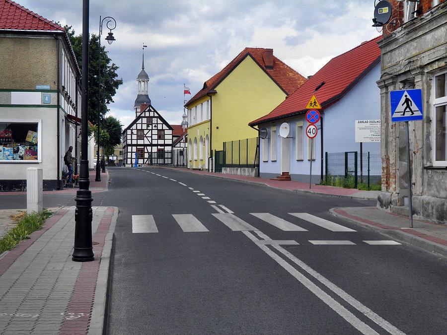 Nowe Warpno w niedzielne południe 16 czerwca 13 r. - pusto