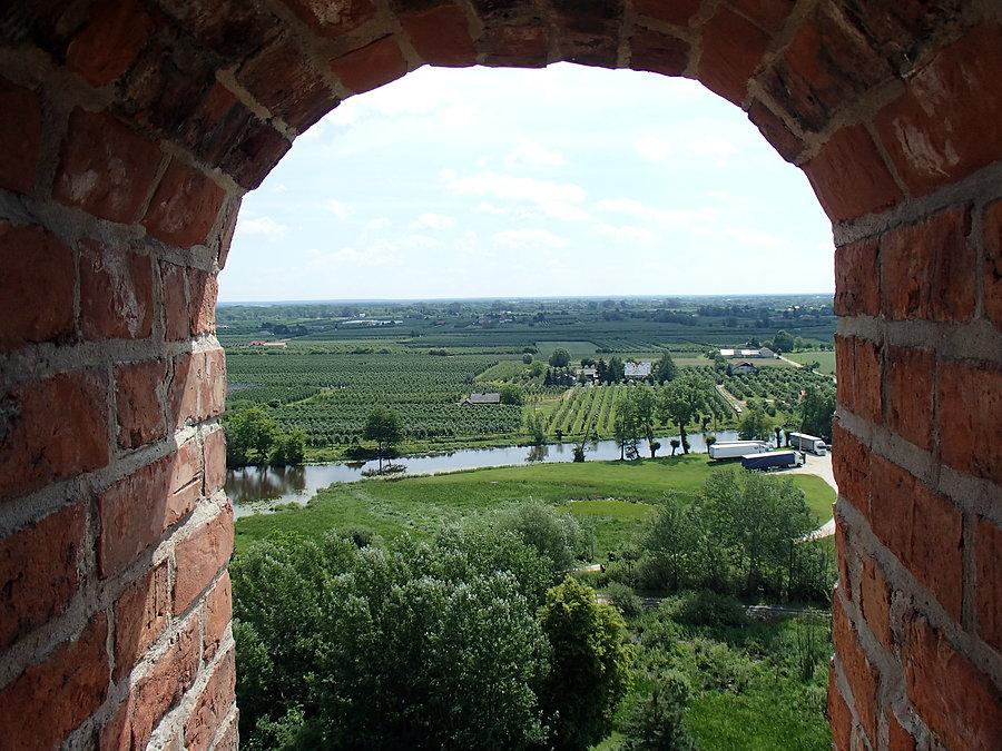 Widok z baszty zamku w Czersku na Wisłę