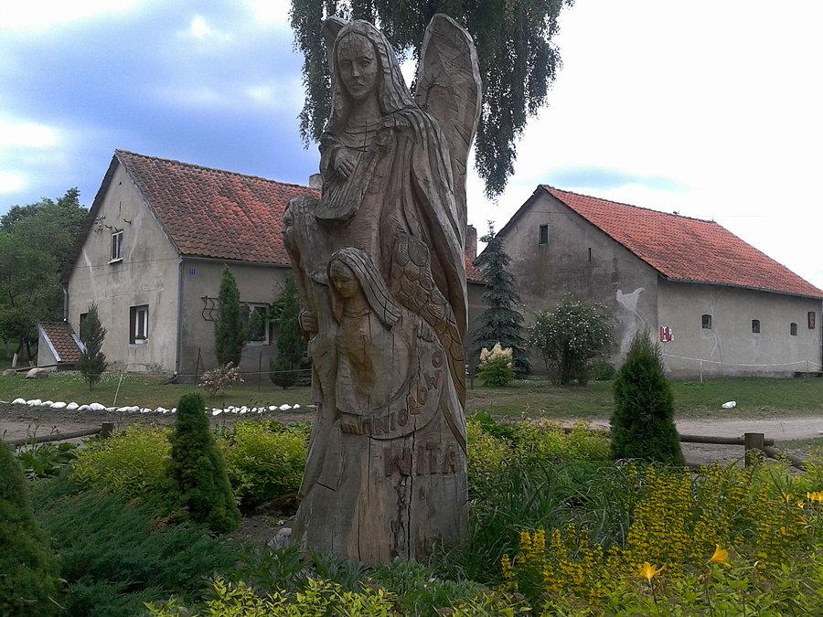 Aniołowo, krzyżówka we wsi ... :-)